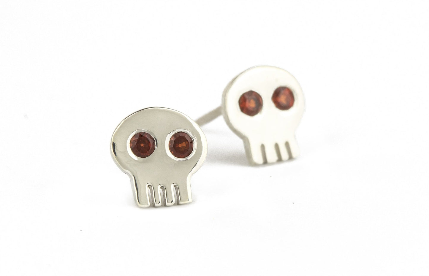 Skully I Studs -earrings- Lindsey Snell