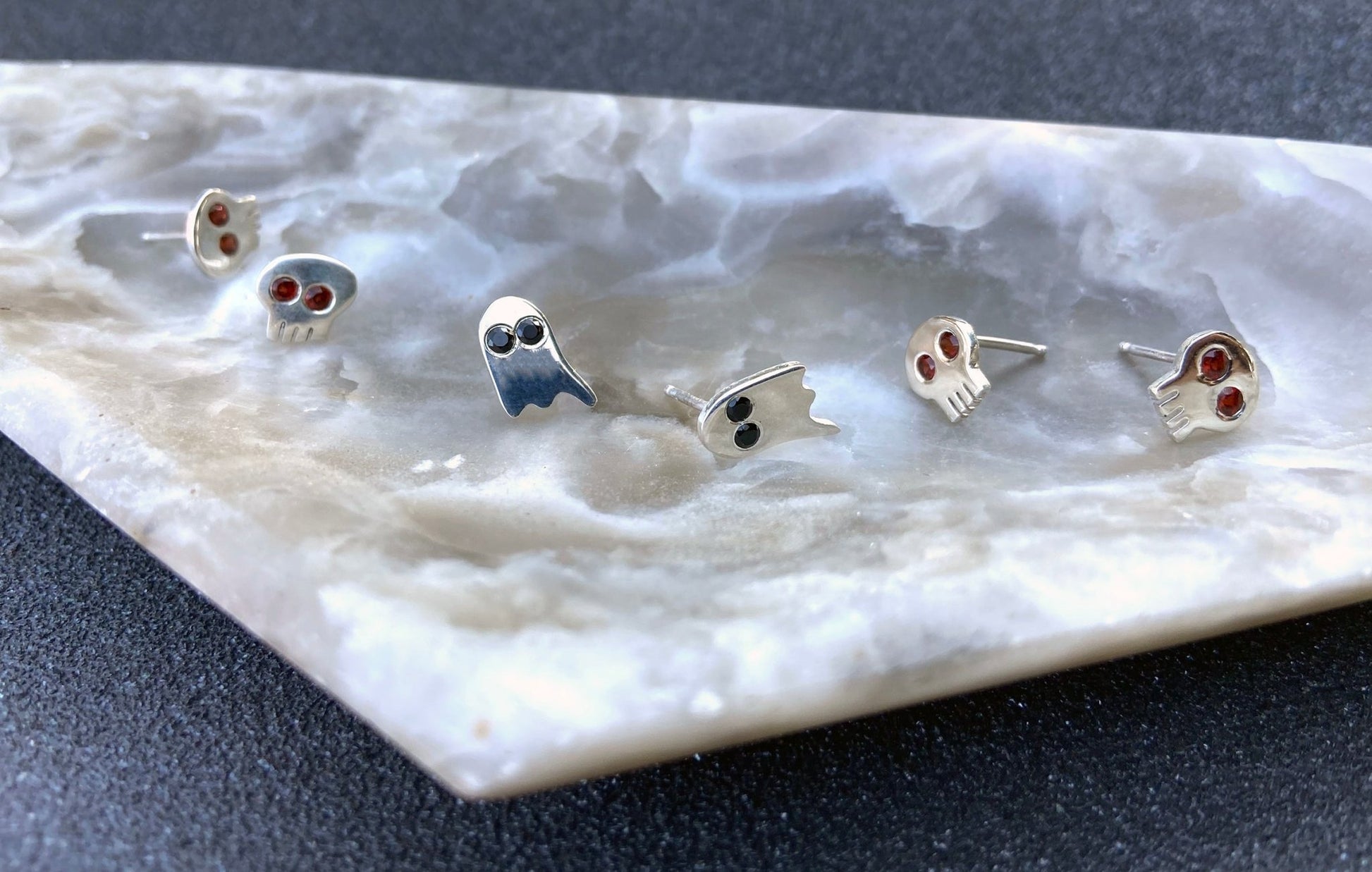 Skully I Studs -earrings- Lindsey Snell